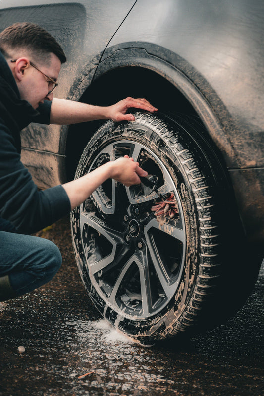 How To: The best way to clean car wheels (Without Damaging Them)