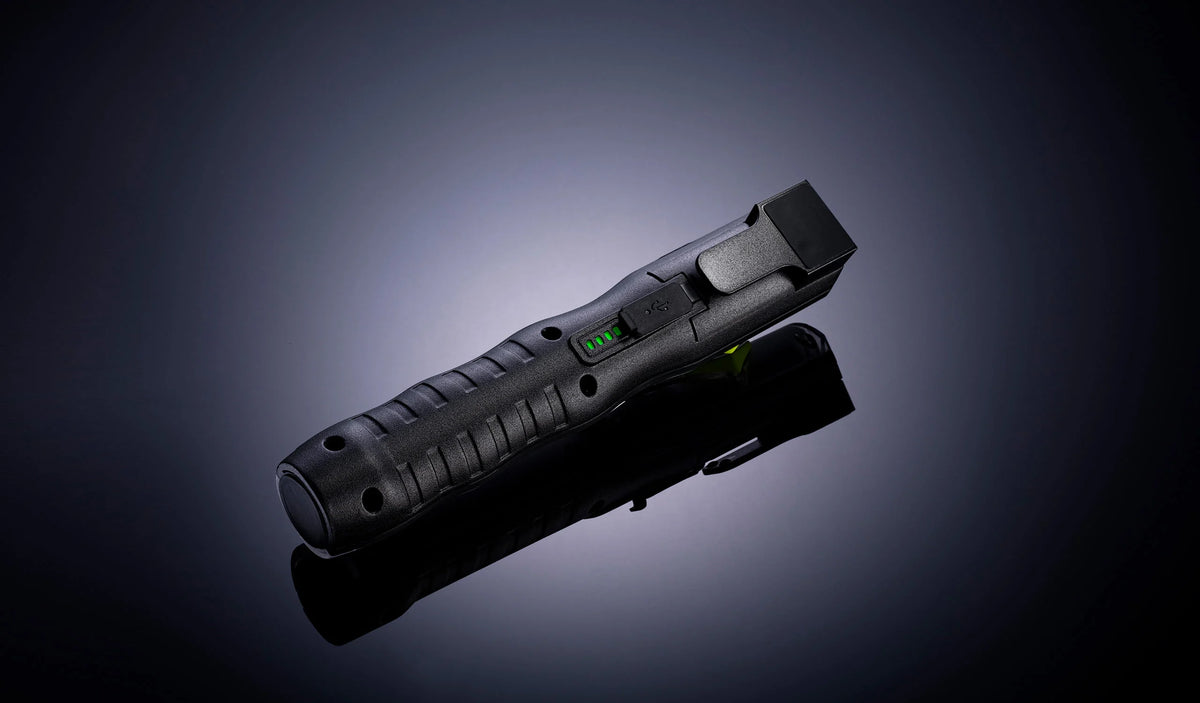 Unilite IL-625R rechargeable LED work light for car cleaning, machine polishing and detailed paintwork inspection.